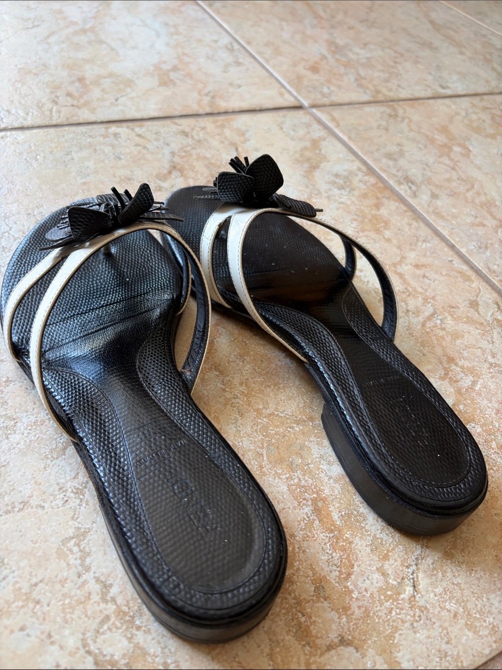 Fendi Black and Cream Floral Slip-On Mules - Picture 2 of 6